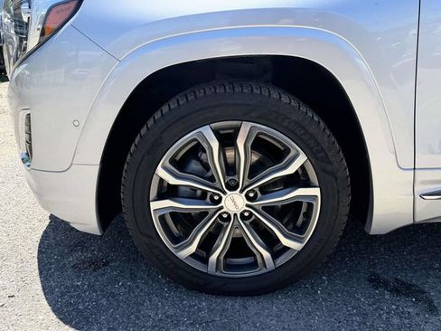 Used 2020 GMC Terrain Denali w/ Denali Premium Package AWD/4WD image 8