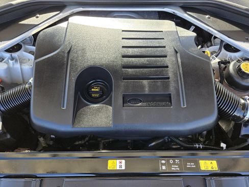 Used 2023 Land Rover Range Rover SE image 35