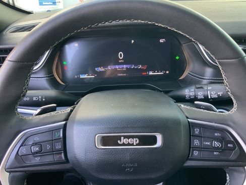 Certified 2023 Jeep Grand Cherokee Altitude image 20