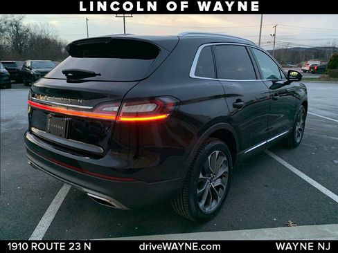 Certified 2022 Lincoln Nautilus Reserve image 8