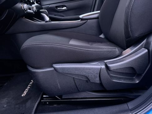 Used 2023 Nissan Sentra SV image 12