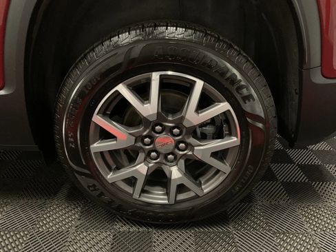 Used 2020 GMC Acadia SLE image 13