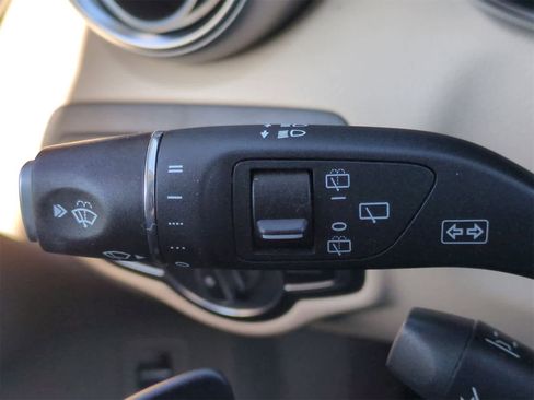 Used 2022 Mercedes-Benz GLC 300 4MATIC w/ Premium Package Lite image 25