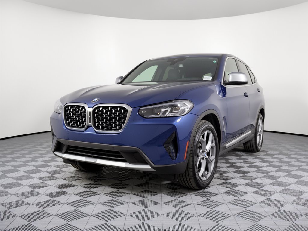 Used 2025 BMW X4 xDrive30i AWD/4WD image 12