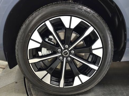 Certified 2026 Volvo XC60 B5 Plus w/ Climate Package AWD/4WD image 13