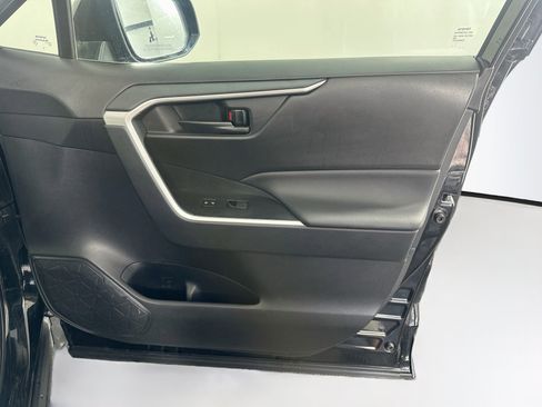 Used 2025 Toyota RAV4 LE FWD image 30