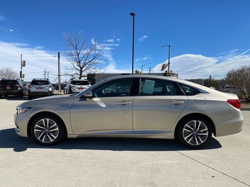 Used 2019 Honda Accord Hybrid image 2