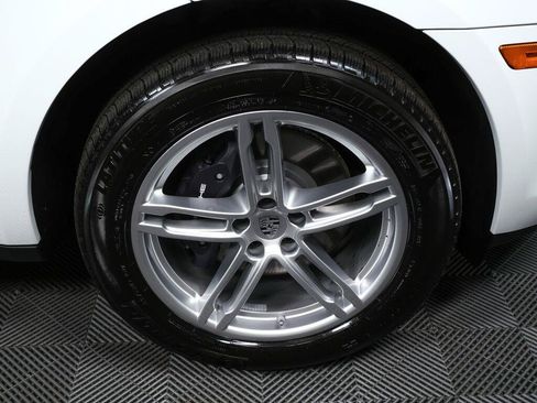 Used 2026 Porsche Macan AWD/4WD image 39