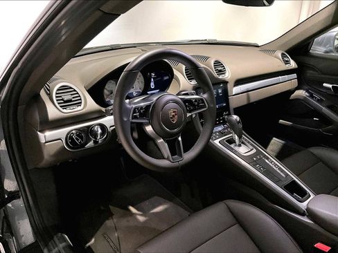 Used 2025 Porsche 718 Cayman w/ Premium Package image 7