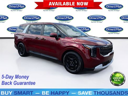 Used 2025 Kia Carnival FWD image 1
