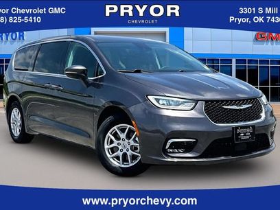 Used 2023 Chrysler Pacifica Touring-L