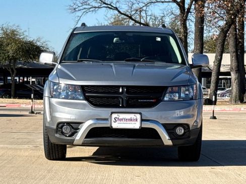 Used 2019 Dodge Journey Crossroad FWD image 2