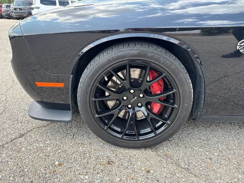 Used 2015 Dodge Challenger SRT Hellcat RWD image 25