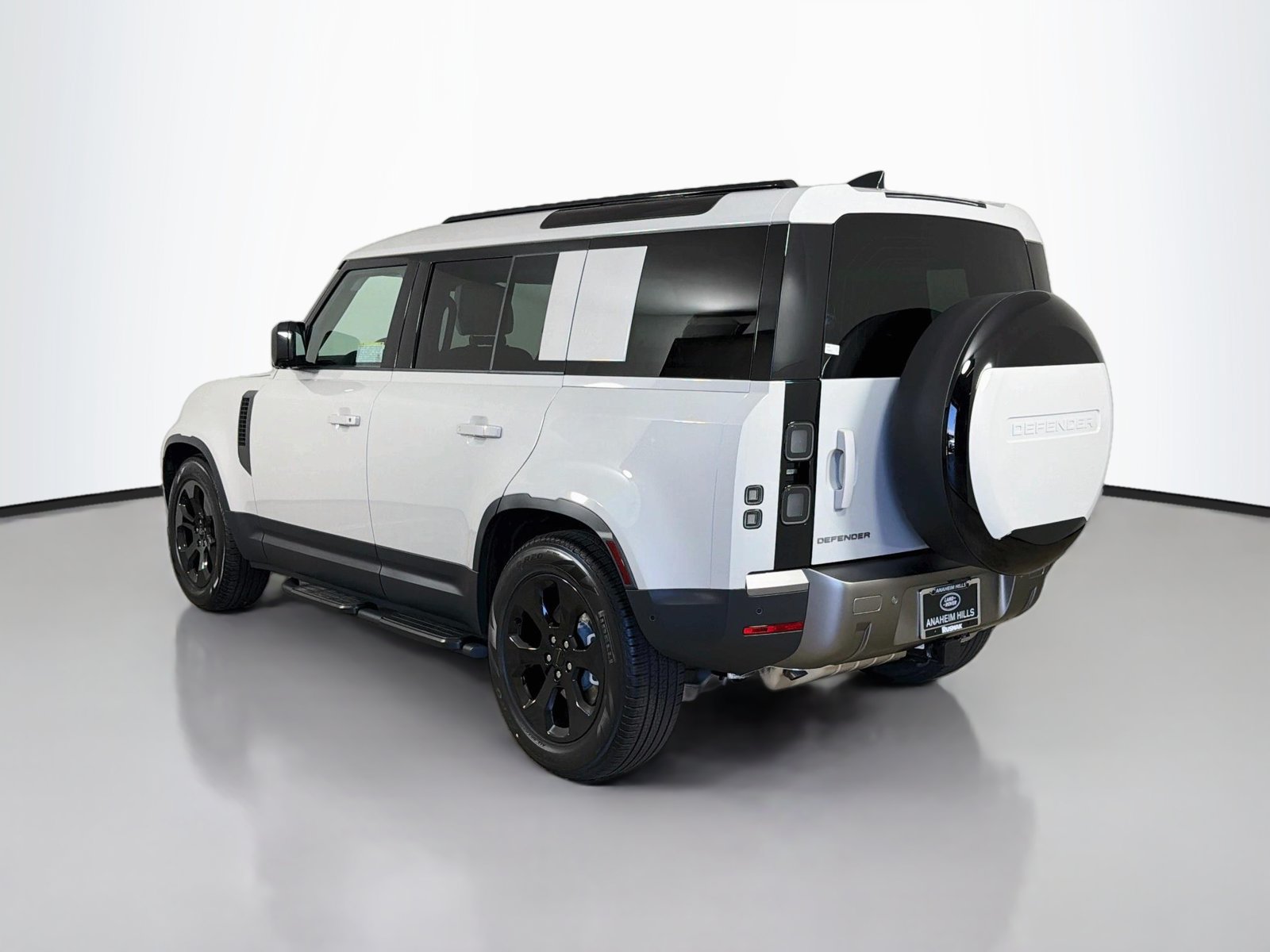 New 2026 Land Rover Defender 110 S AWD/4WD image 3