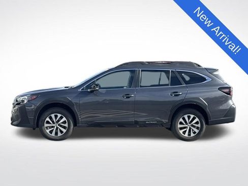 Certified 2025 Subaru Outback Premium AWD/4WD image 4