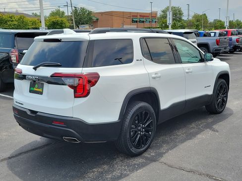 Used 2023 GMC Acadia SLE w/ Driver Convenience Package FWD image 4