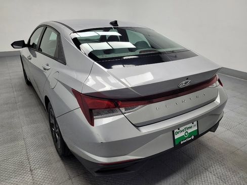 Used 2022 Hyundai Elantra SEL FWD image 6
