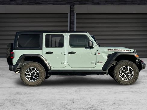 Used 2024 Jeep Wrangler Unlimited Rubicon image 3