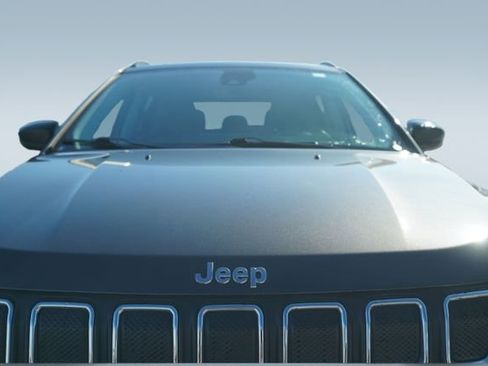 Used 2022 Jeep Compass Latitude image 36