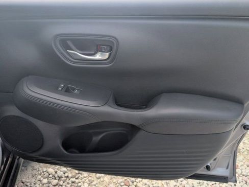 Used 2025 Honda HR-V LX image 32