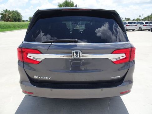 Certified 2018 Honda Odyssey Touring image 5