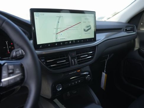 Used 2025 Ford Escape SE image 25