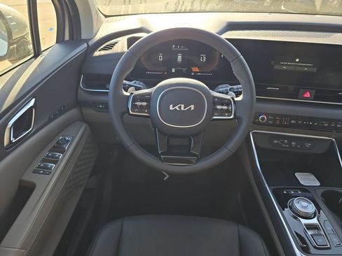 New 2026 Kia Carnival EX FWD image 13