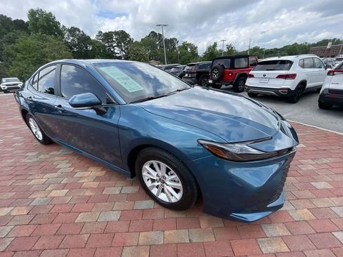 Used 2025 Toyota Camry LE FWD image 38