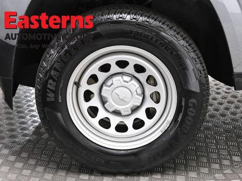 Used 2024 Chevrolet Colorado W/T RWD image 31