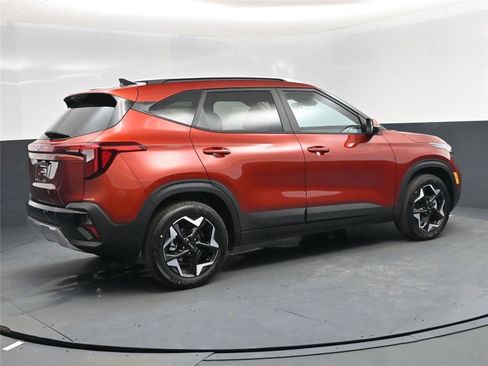 New 2026 Kia Seltos S image 8