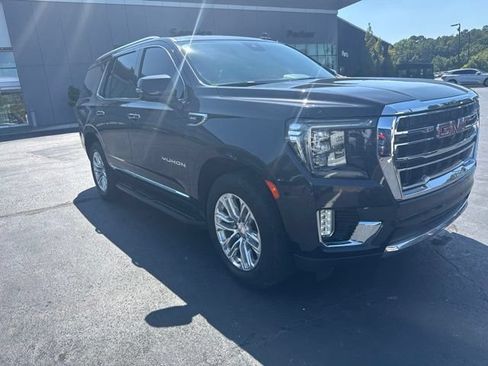 Used 2023 GMC Yukon SLT w/ SLT Luxury Package AWD/4WD image 2