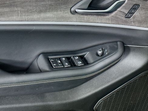 Used 2023 Jeep Grand Cherokee Limited image 15