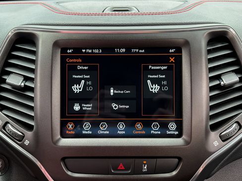 Used 2022 Jeep Cherokee Trailhawk AWD/4WD image 24