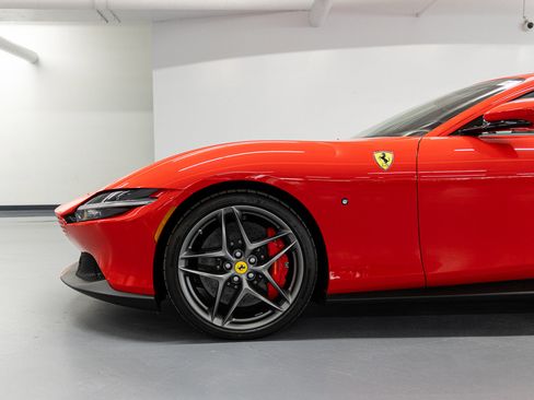 Used 2022 Ferrari Roma image 3
