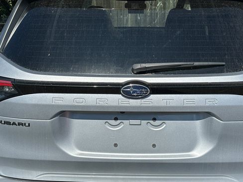 Used 2025 Subaru Forester Premium image 8