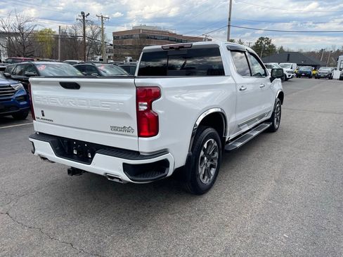 Used 2024 Chevrolet Silverado 1500 High Country w/ Technology Package AWD/4WD image 6