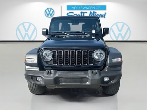 Used 2024 Jeep Wrangler Unlimited Sport AWD/4WD image 2