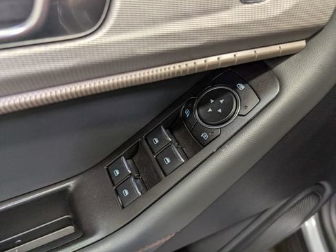 Used 2025 Ford Explorer Active AWD/4WD image 14