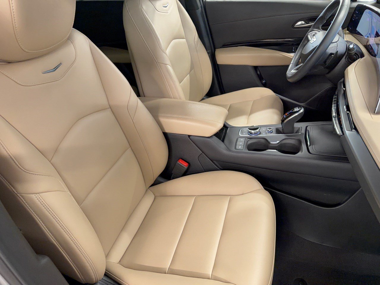 Used 2024 Cadillac XT4 Luxury FWD image 30
