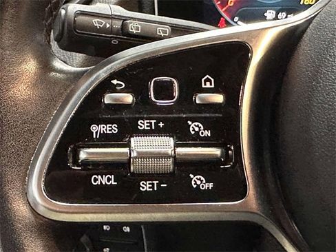 Used 2021 Mercedes-Benz GLA 250 4MATIC image 21