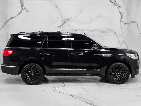 Used 2021 Lincoln Navigator Reserve AWD/4WD image 16