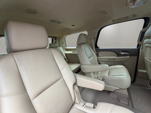 Used 2013 Chevrolet Tahoe LTZ AWD/4WD image 32