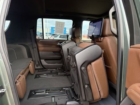 Used 2024 Chevrolet Suburban High Country w/ Advanced Technology Package image 49