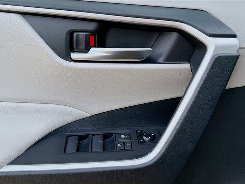 Used 2019 Toyota RAV4 XLE image 23