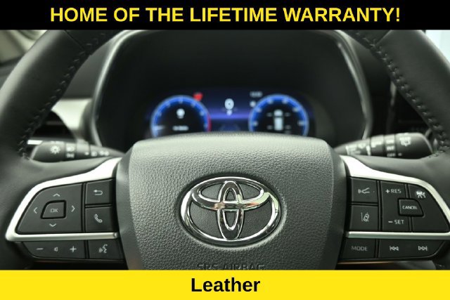 Used 2025 Toyota Highlander Platinum AWD/4WD image 19