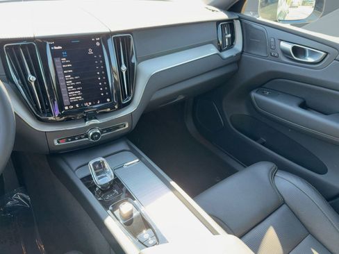 Certified 2024 Volvo XC60 B5 Ultimate image 27