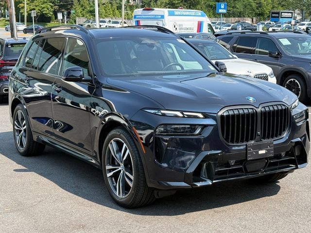 Used 2024 BMW X7 xDrive40i w/ M Sport Package AWD/4WD image 3