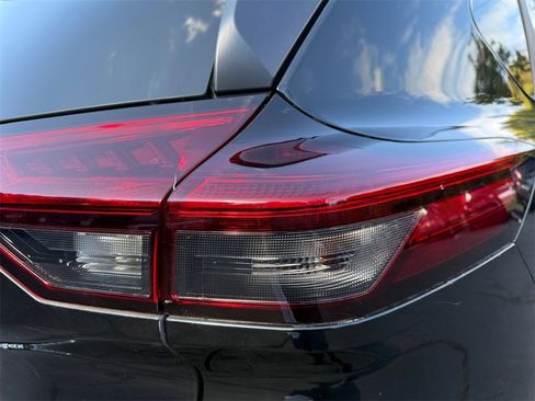 Used 2022 Nissan Rogue SV image 22