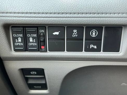 Certified 2024 Honda Odyssey Touring image 22