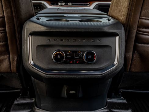 Used 2025 Ford Expedition Max King Ranch AWD/4WD image 31